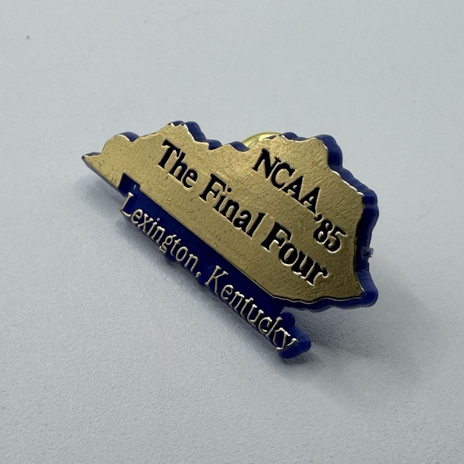 1985 Ncaa Basketball Championship Lapel Pin Kentucky  Villanova Vs Georgetown